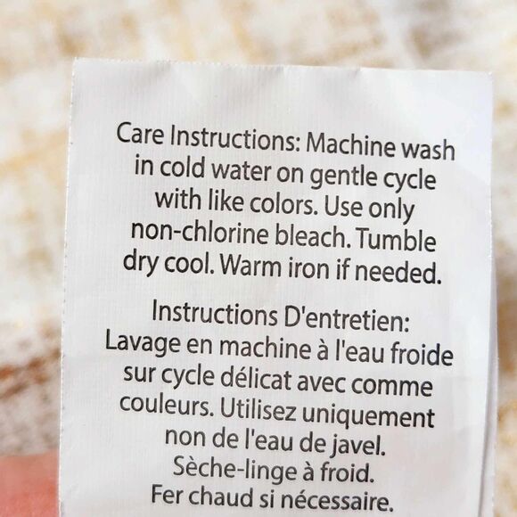 Holiday Tablecloth and Beaded Table Runner Set Gold & Cream Festive Cross Hatch - Picture 12 of 12